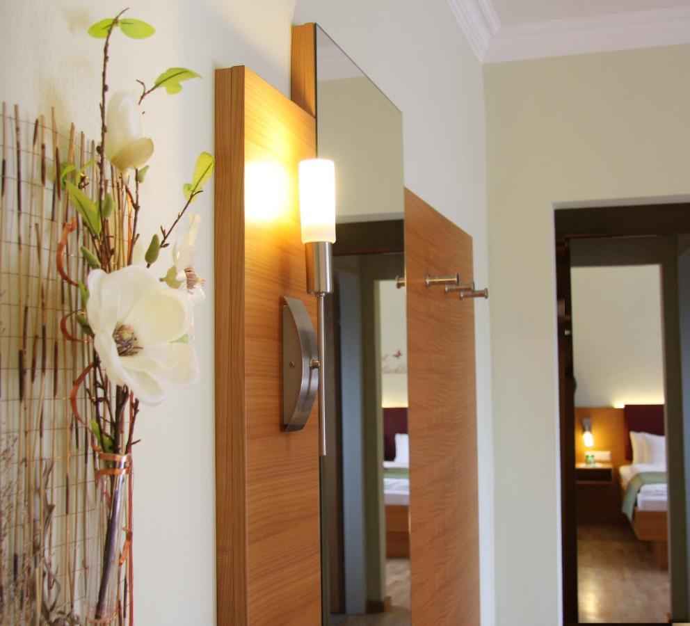 Hotel Kupfer-Dachl à Katzelsdorf Extérieur photo