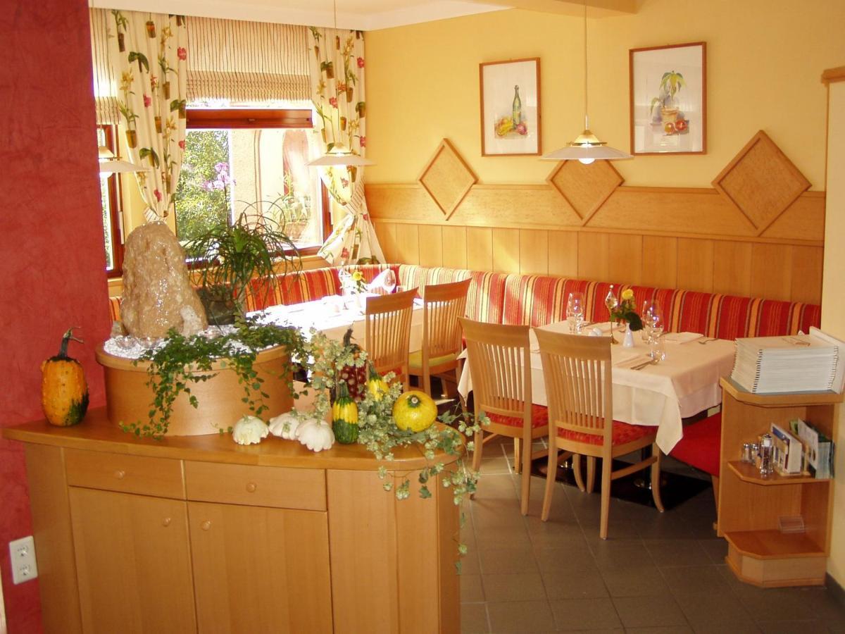 Hotel Kupfer-Dachl à Katzelsdorf Extérieur photo