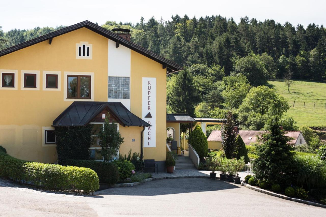 Hotel Kupfer-Dachl à Katzelsdorf Extérieur photo